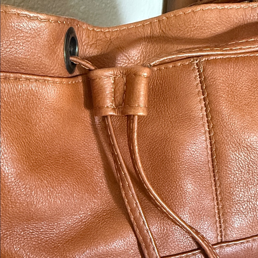 {Georgetown Leather} Bucket boho leather bag - Picture 2 of 12